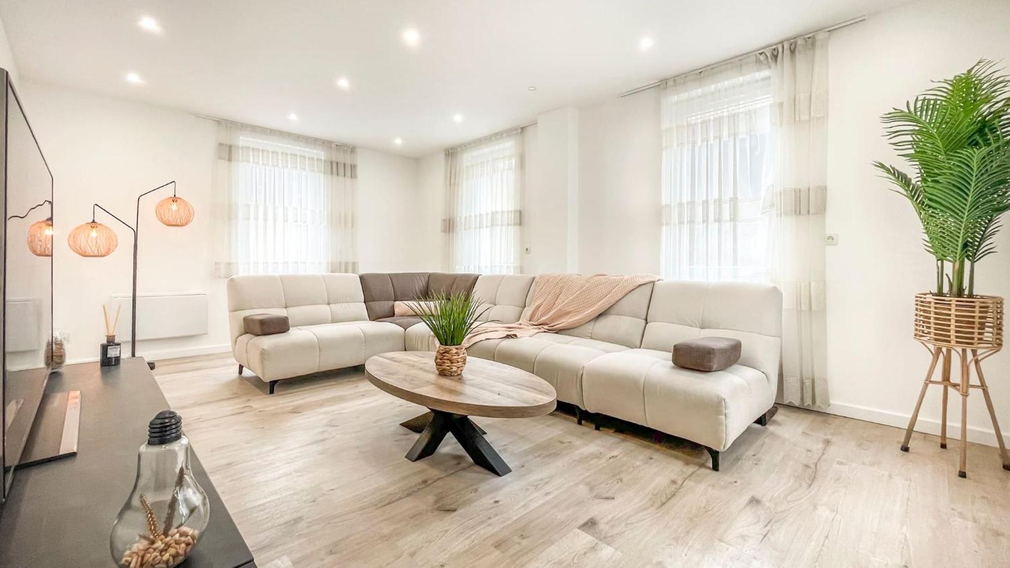 Homey Sakine- Proche Centre- Netflix- Wifi Cluses Exterior foto